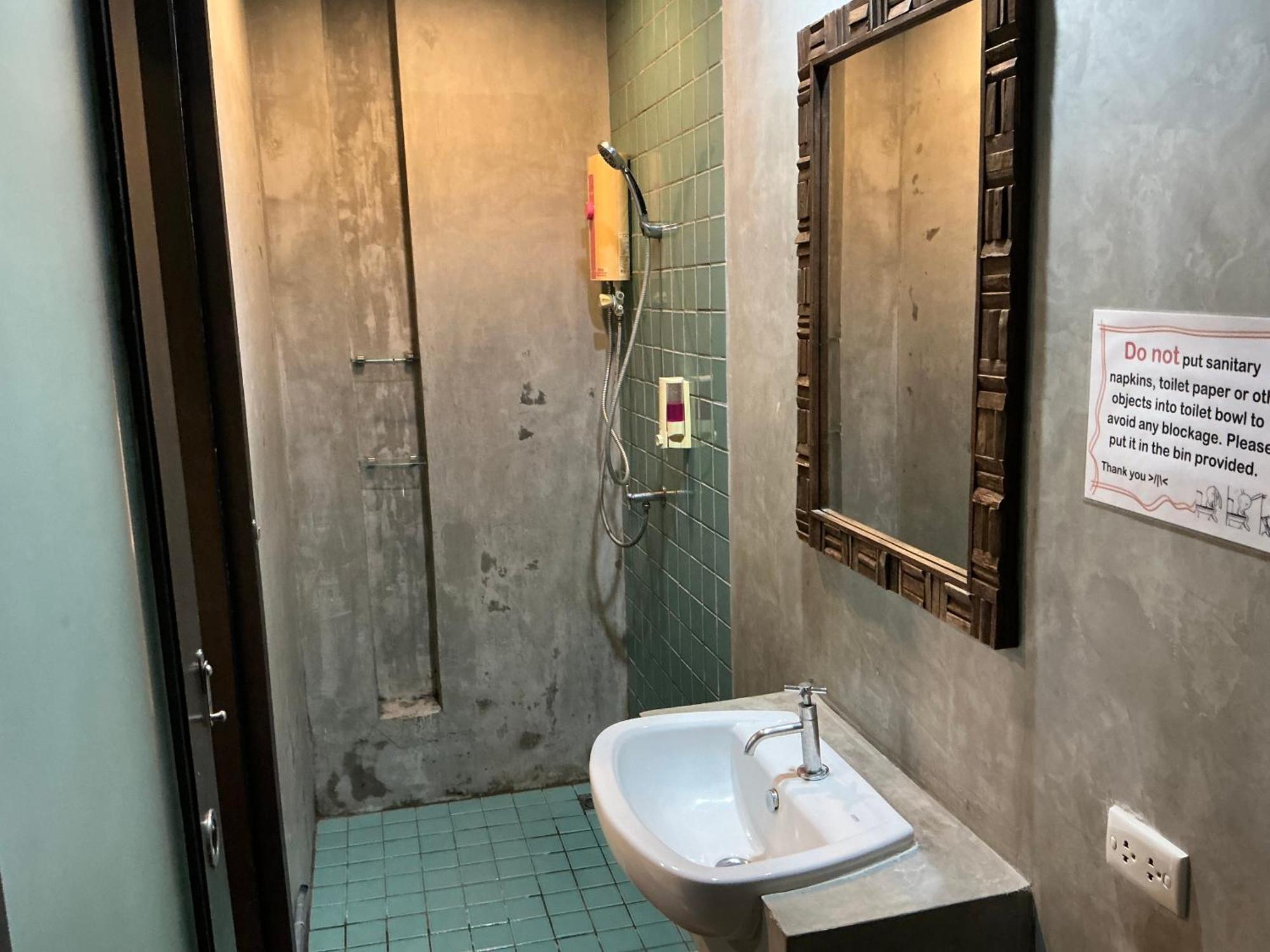 Udee Bangkok Hostel Eksteriør bilde